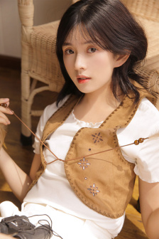 跪在女王脚下的贱奴